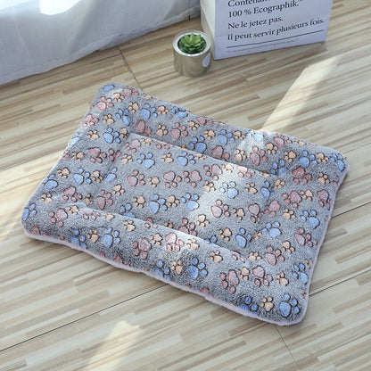 Thickened Flannel Footprint Pet Mat - Winter Warm Soft Cat Dog Bed Pad